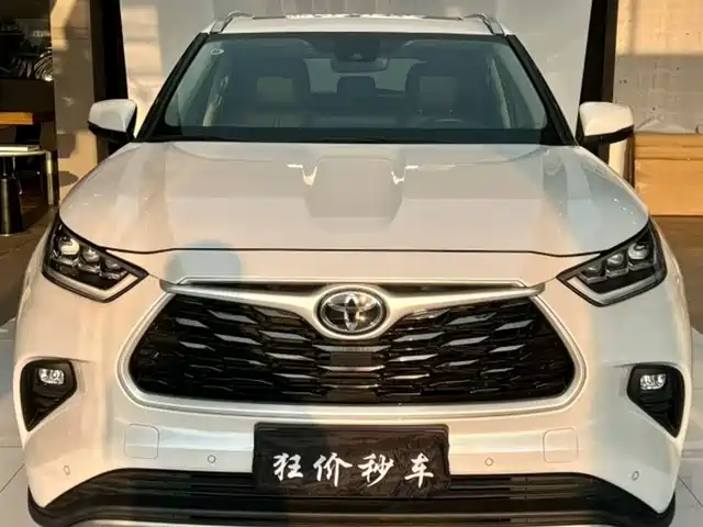 TOYOTA HIGHLANDER