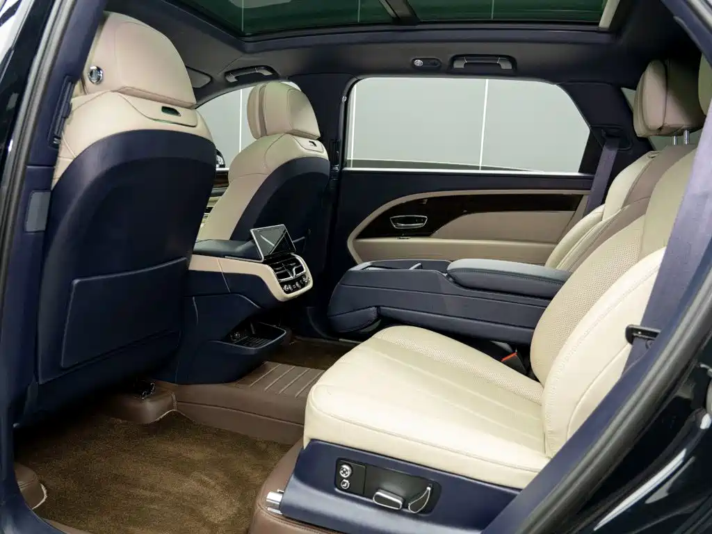 Bentley Bentayga — миниатюра 11