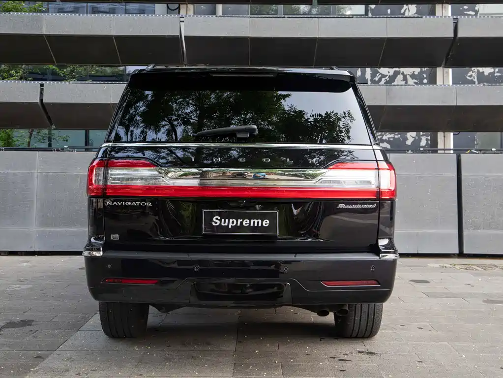 Lincoln Navigator — миниатюра 7