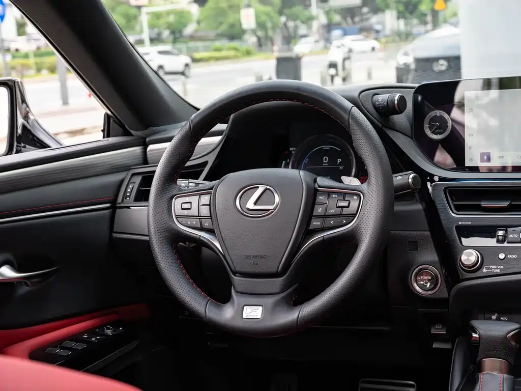 Lexus ES — миниатюра 14