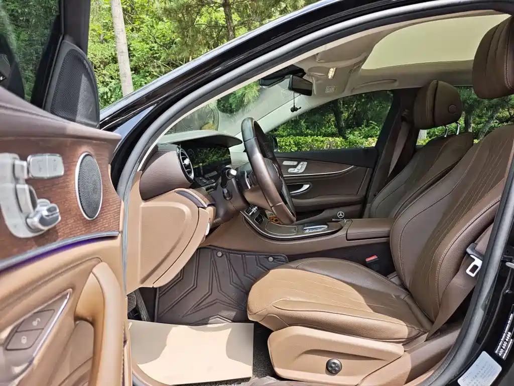 Mercedes-Benz E-Class — миниатюра 4