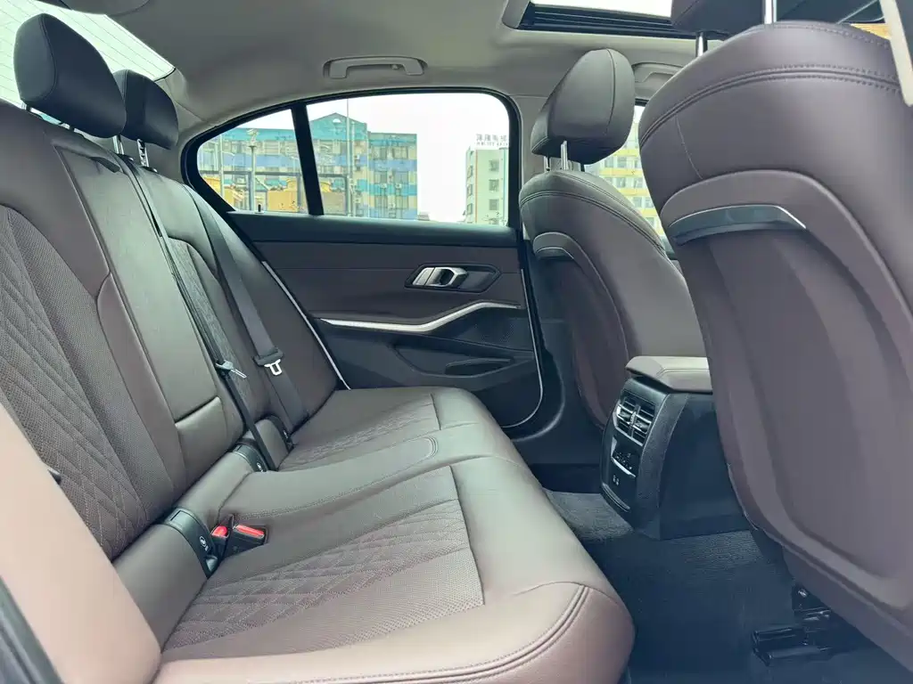 BMW 3 Series — миниатюра 13