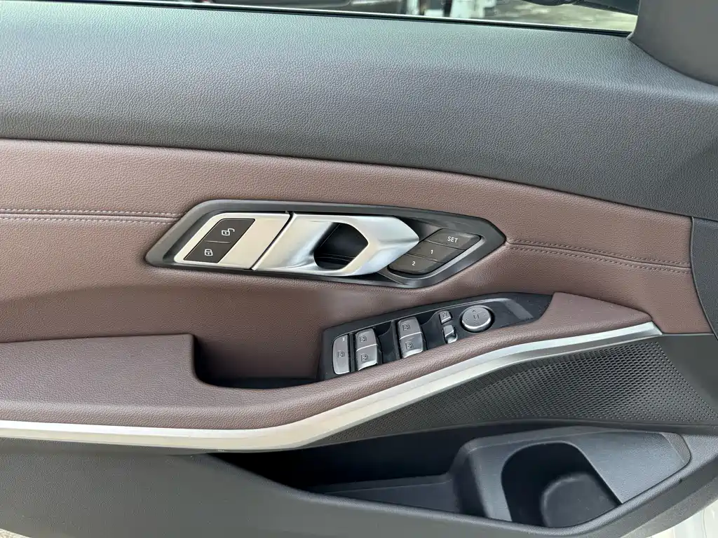 BMW 3 Series — миниатюра 21