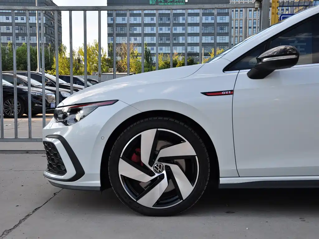 Volkswagen Golf GTI — миниатюра 4