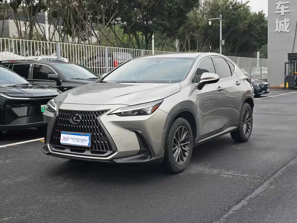 Lexus NX 2023