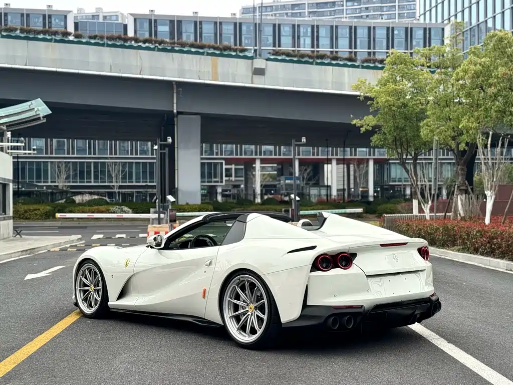 Ferrari 812 2020 6.5L GTS