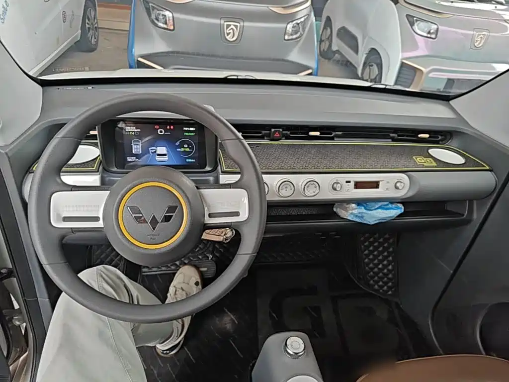 Wuling MINIEV — миниатюра 10