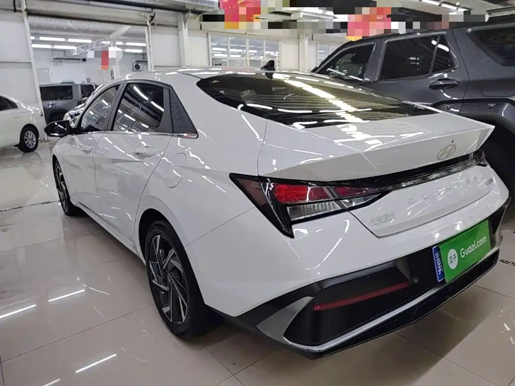 Hyundai Elantra — миниатюра 5