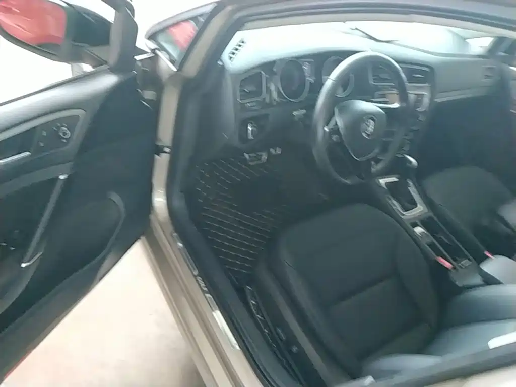 Volkswagen Golf — миниатюра 16