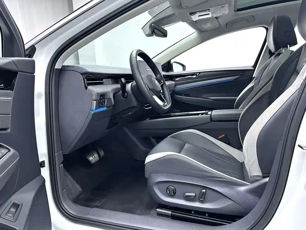 VOLKSWAGEN ID.7 VIZZION