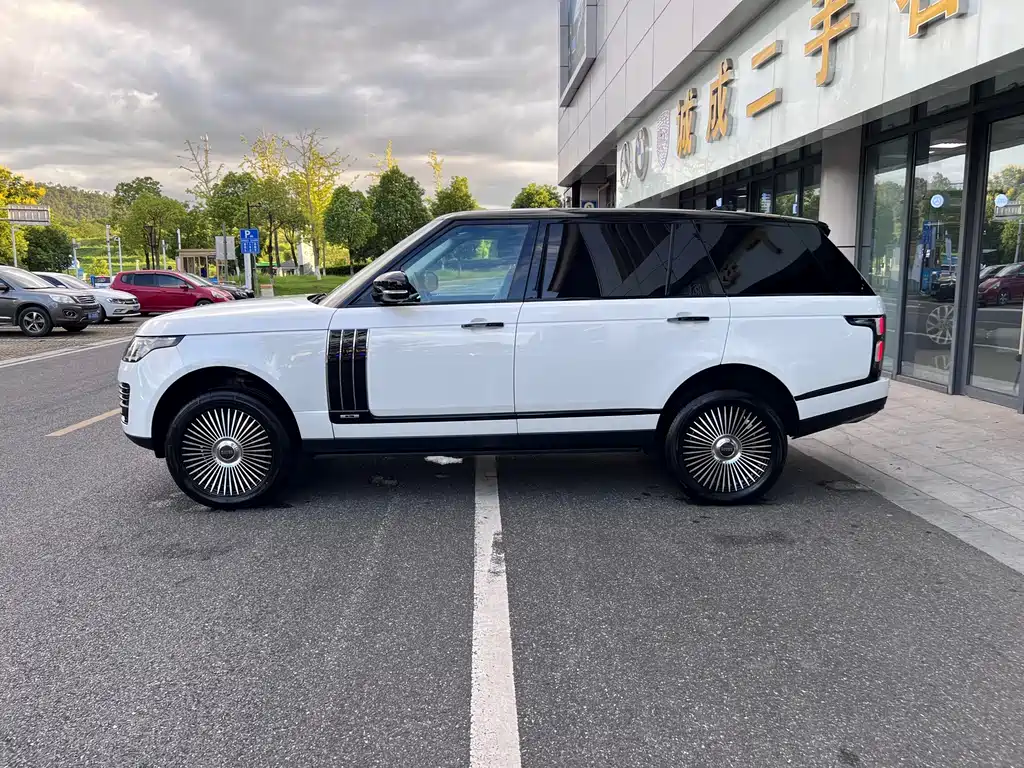 Land Rover Range Rover — миниатюра 3