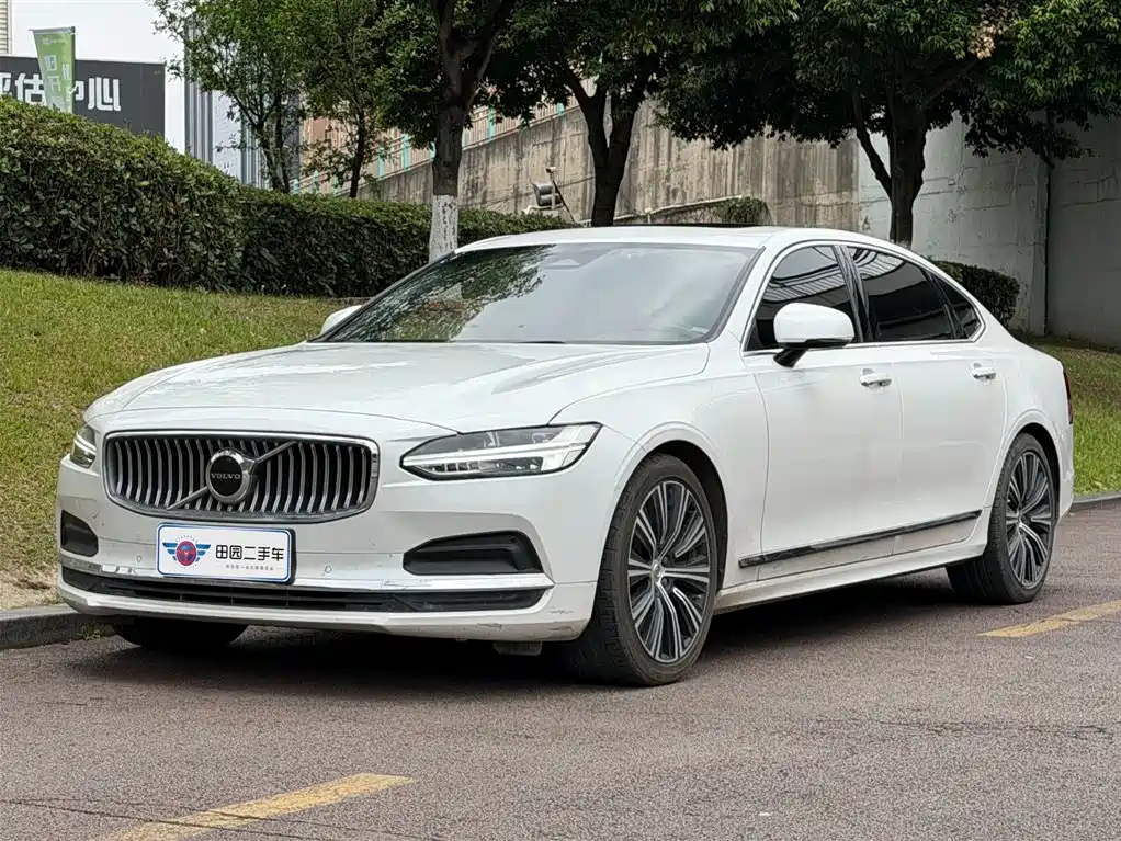 Volvo S90 2022