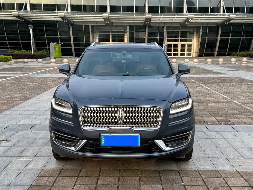 Lincoln Nautilus 2019 2.7T V