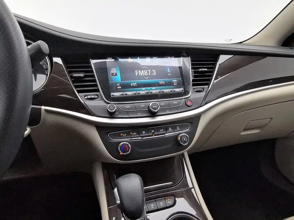 Buick Verano — миниатюра 12