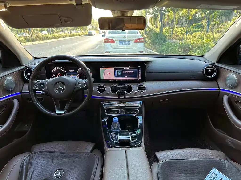 Mercedes-Benz E-Class — миниатюра 6
