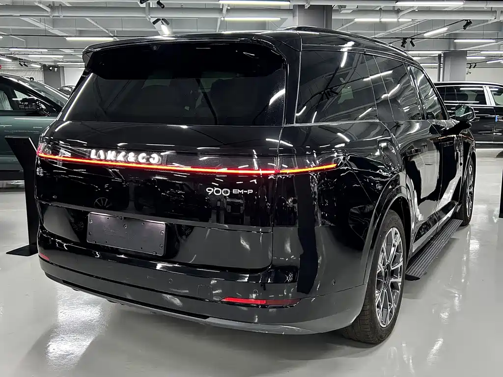 Lynk & Co 900 2025 2.0T Ultra 6 мест