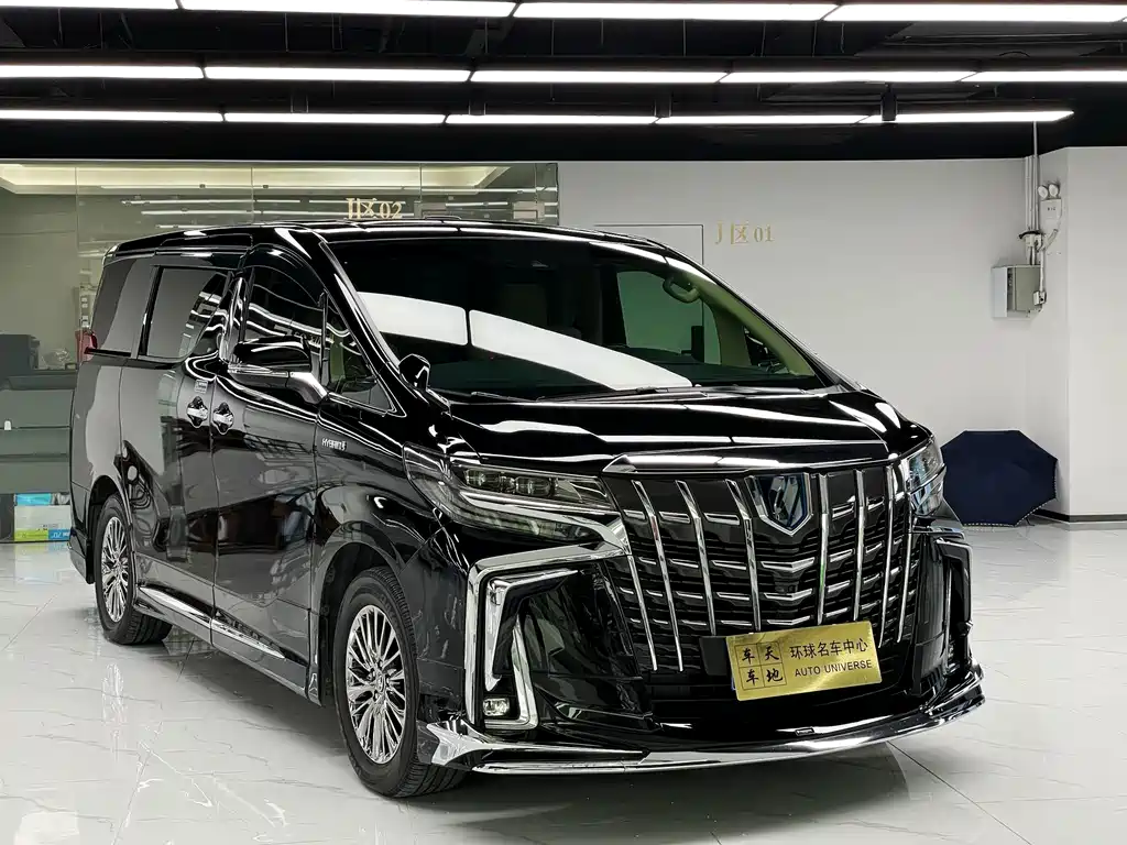 Toyota Alphard — миниатюра 3