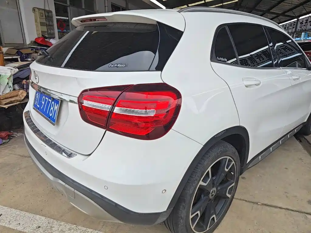 Mercedes-Benz GLA — миниатюра 8