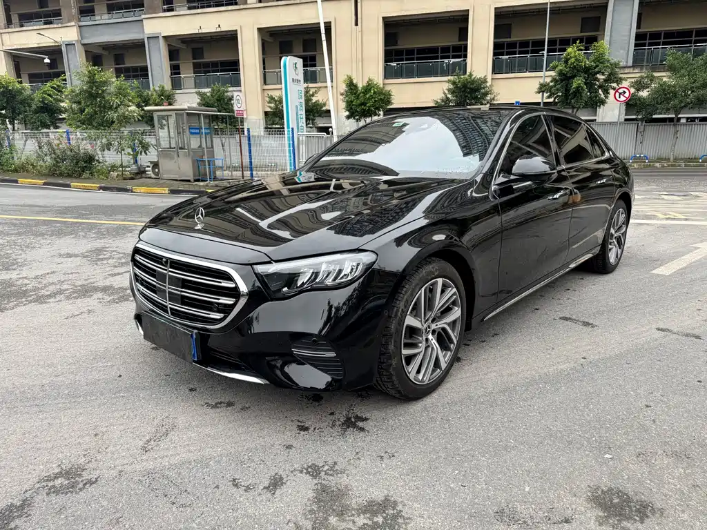 Mercedes-Benz E-Class 2024