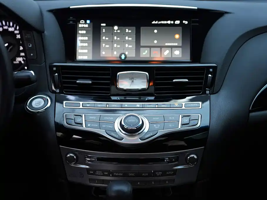 Infiniti Q70 — миниатюра 10