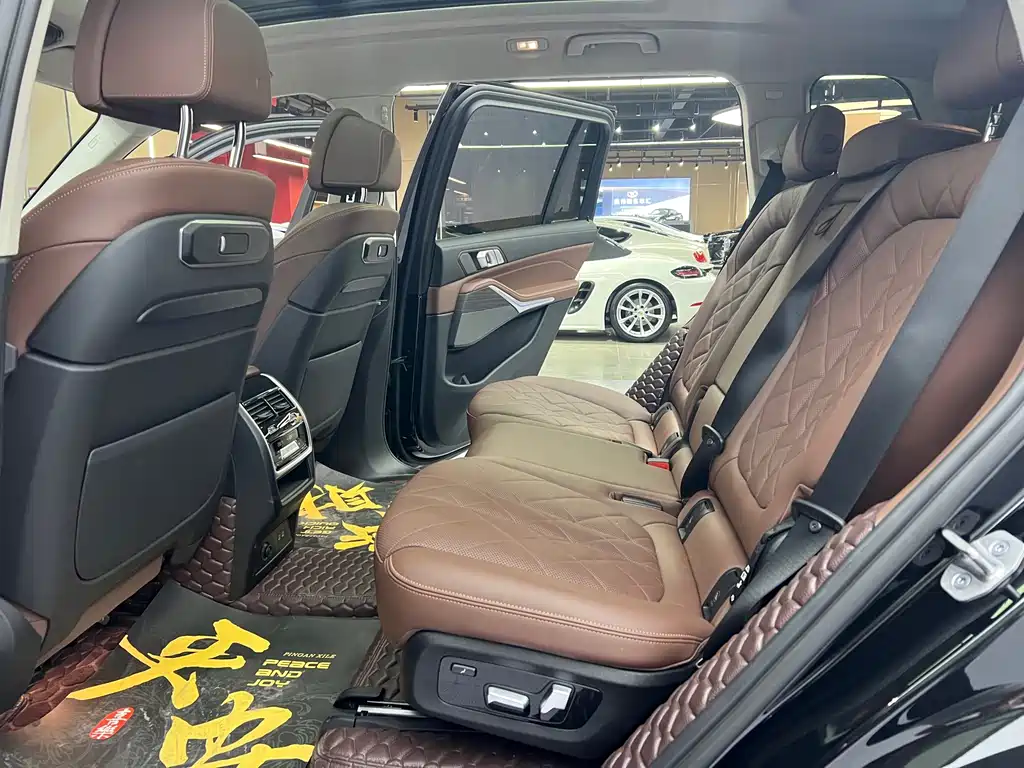BMW X7 — миниатюра 14