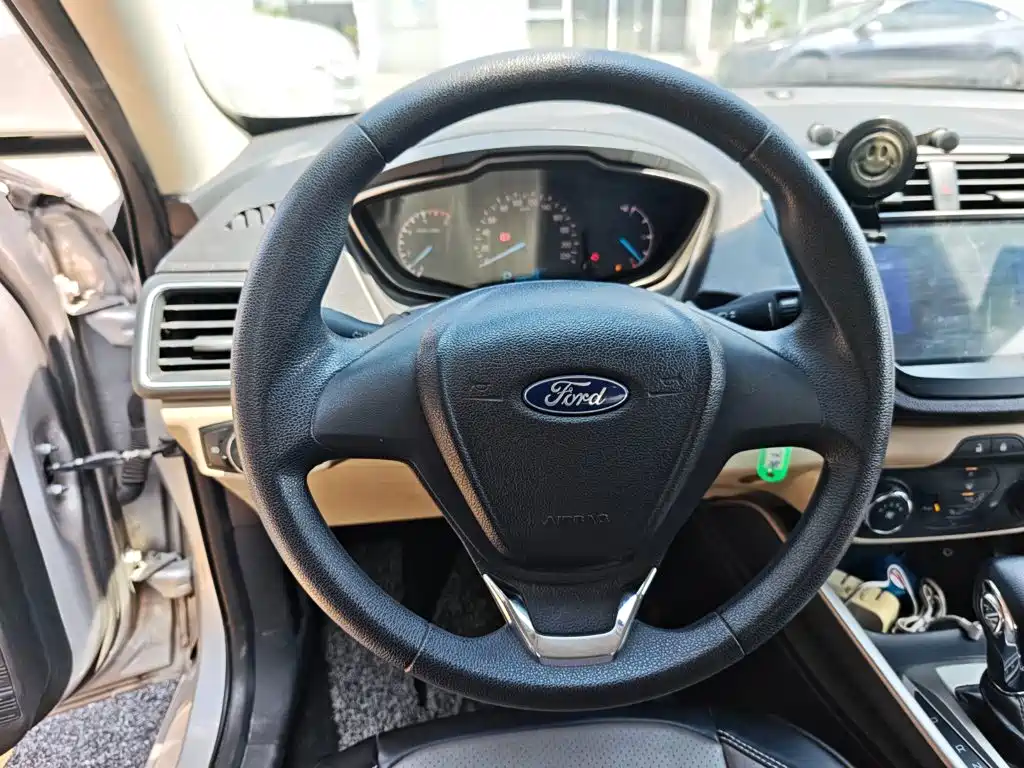 Ford Escort — миниатюра 13
