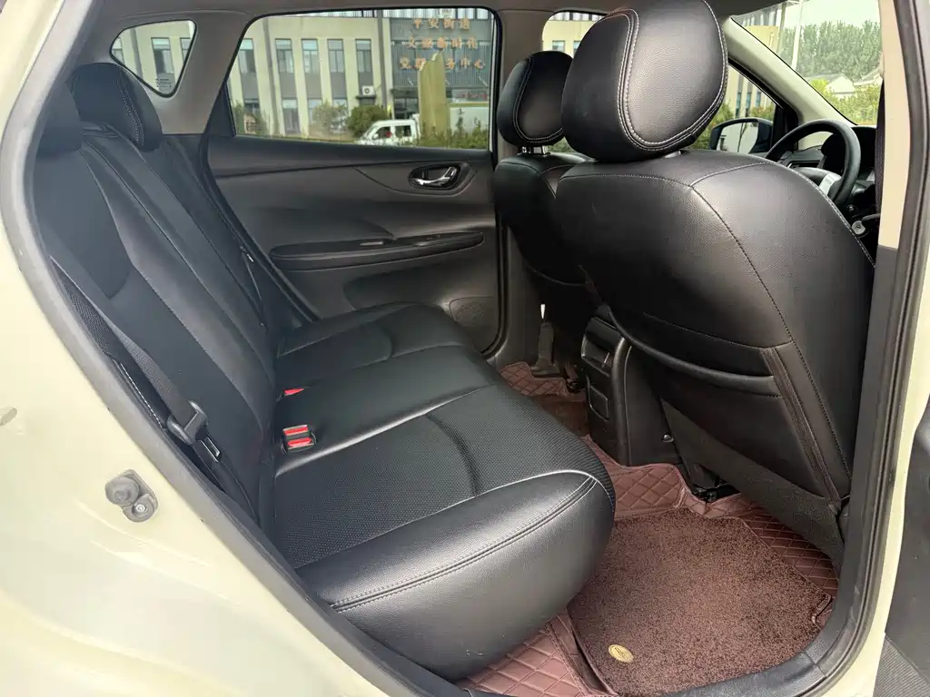 Nissan Tiida — миниатюра 11