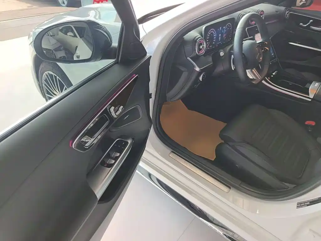 Mercedes-Benz C-Class — миниатюра 16