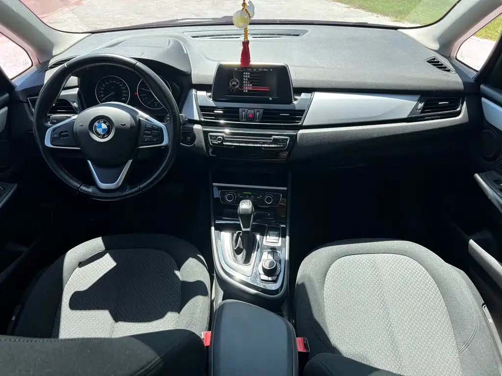 BMW 2 Series Active Tourer — миниатюра 12