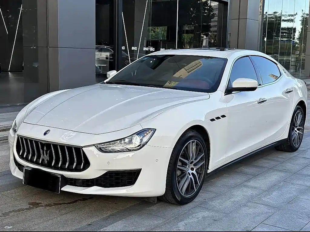 Maserati Ghibli 2021