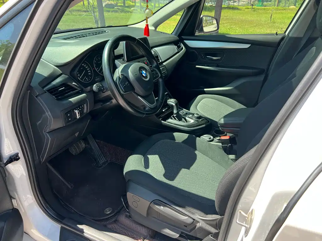 BMW 2 Series Active Tourer — миниатюра 11