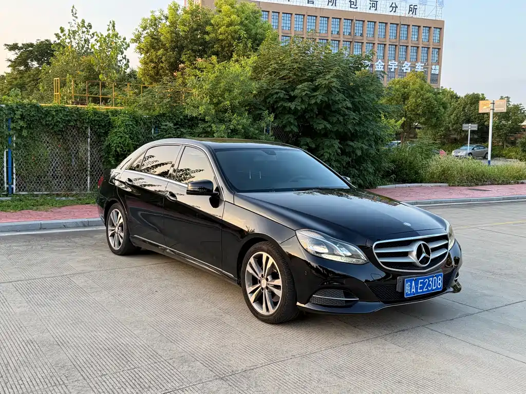 Mercedes-Benz E-Class — миниатюра 3