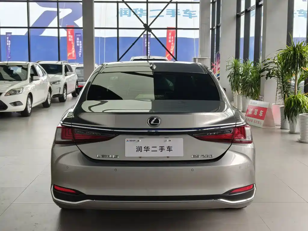 Lexus ES — миниатюра 4
