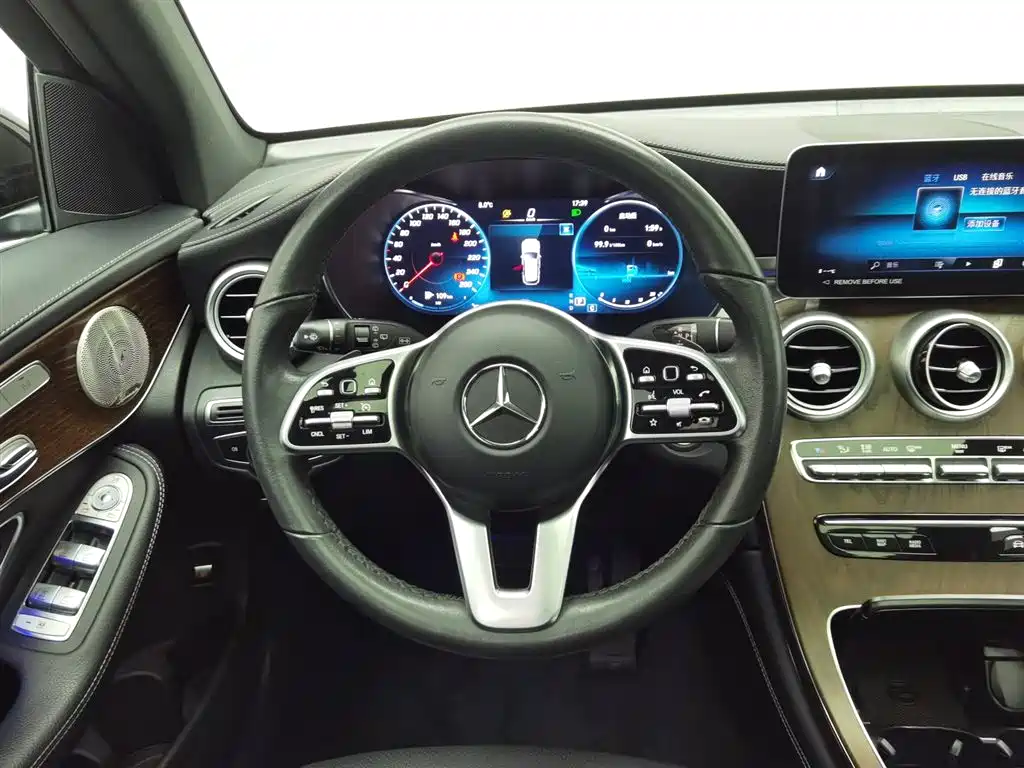 MERCEDES-BENZ GLC