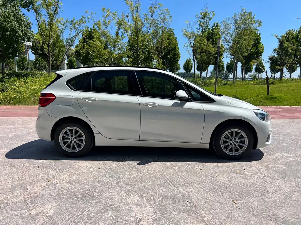 BMW 2 Series Active Tourer — миниатюра 7