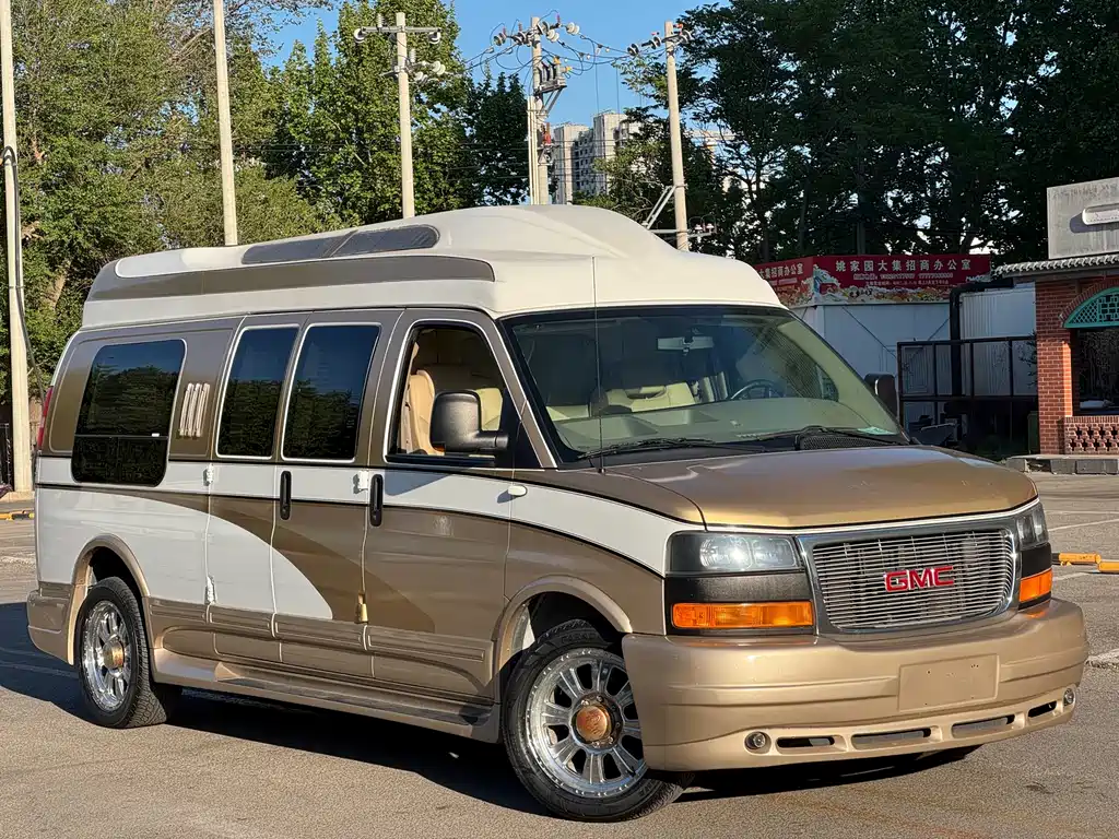 GMC Savana 2011 6.0L 10 мест
