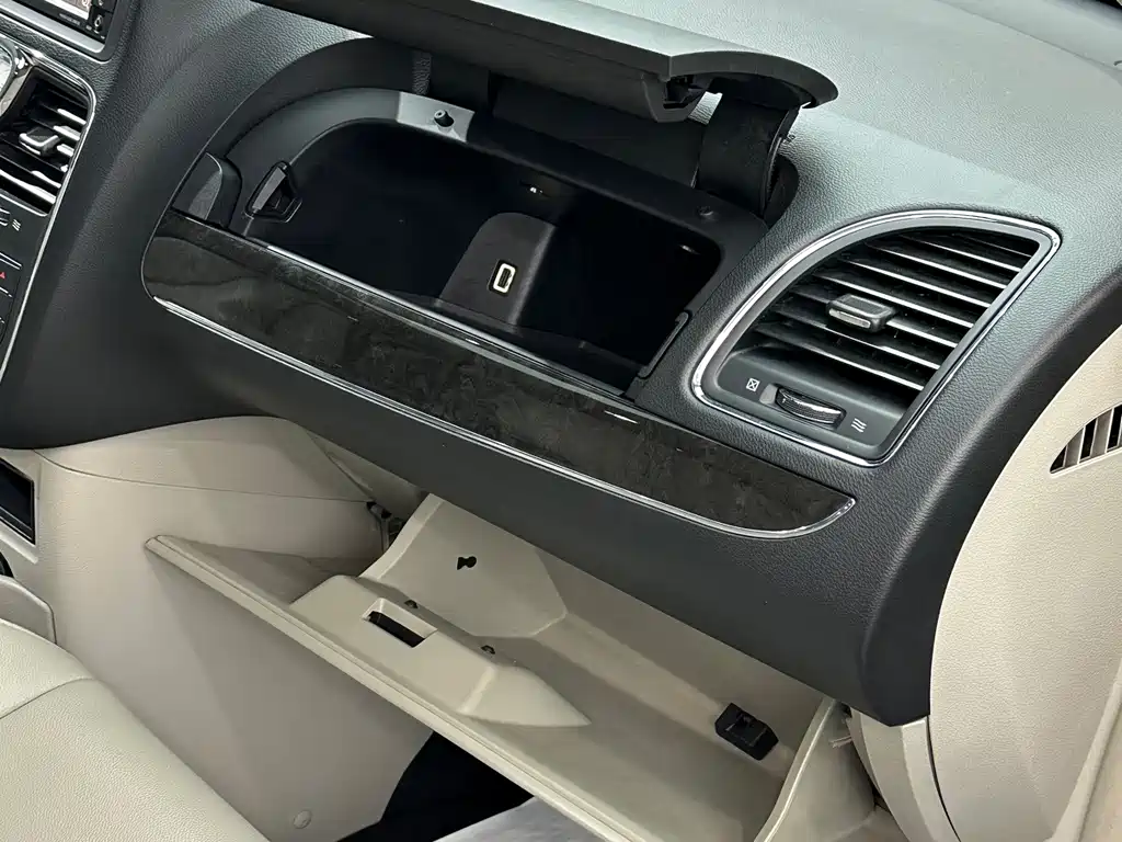 Chrysler Grand Voyager (Import) — миниатюра 26