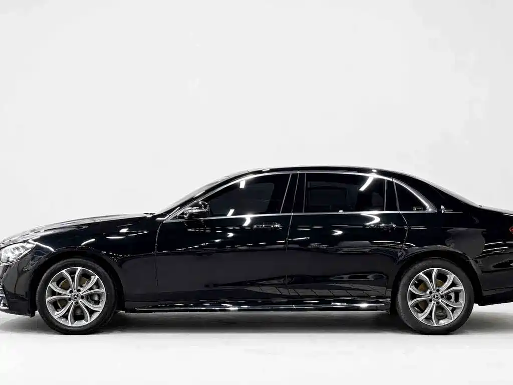 Mercedes-Benz E-Class — миниатюра 4