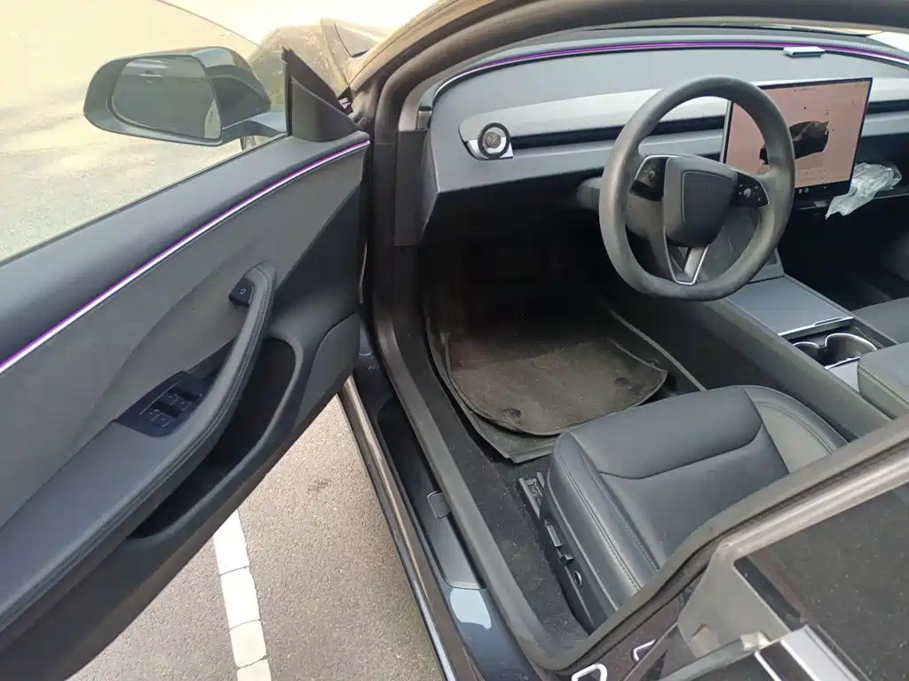 Tesla Model 3 — миниатюра 14