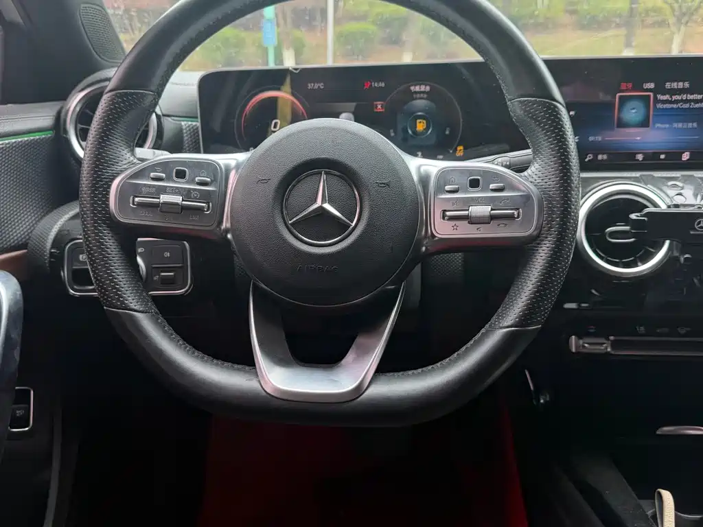 Mercedes-Benz A-Class — миниатюра 7