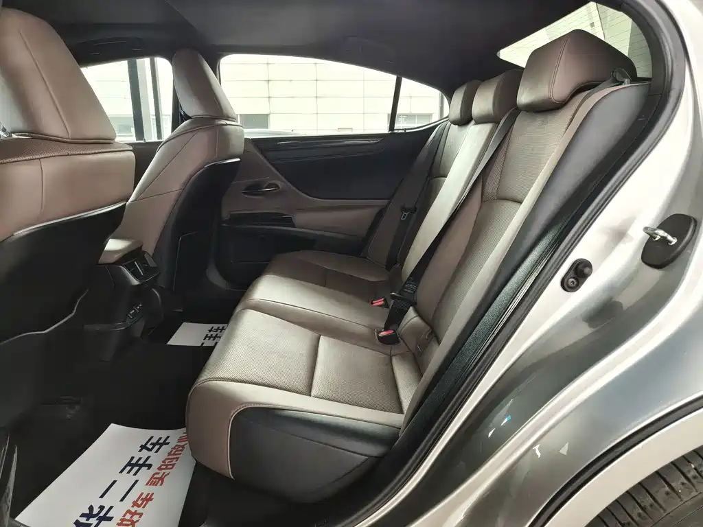 Lexus ES — миниатюра 7