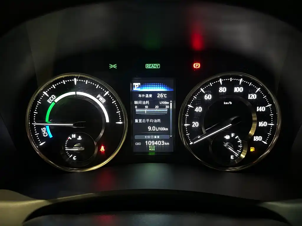 Toyota Alphard — миниатюра 17