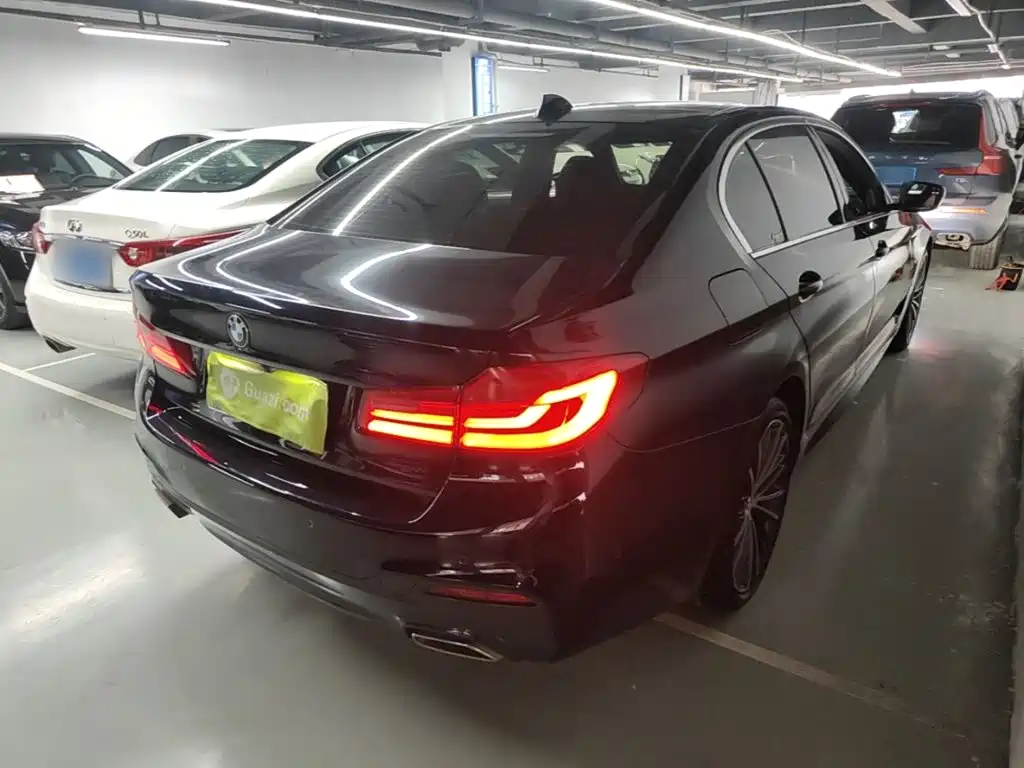 BMW 5 Series — миниатюра 7