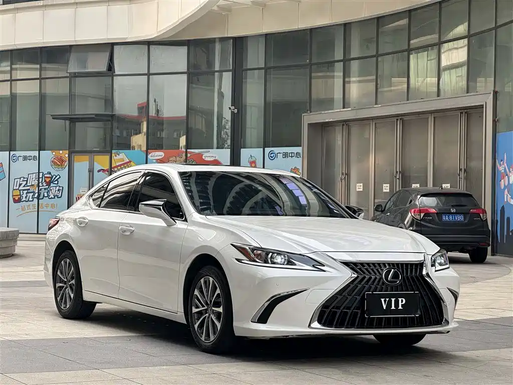 Lexus ES 2022 200