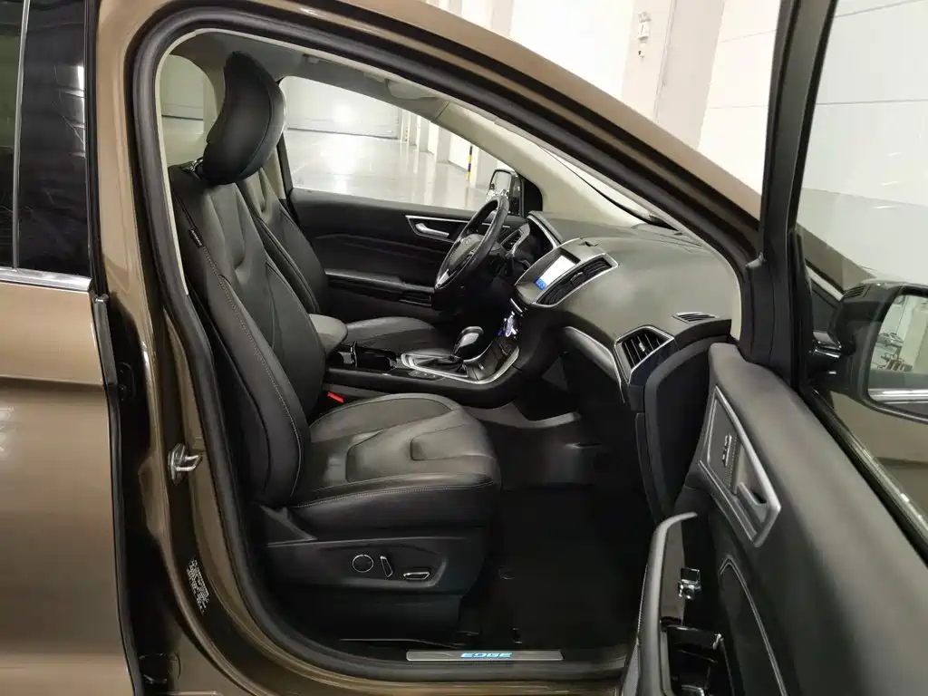 Ford Edge — миниатюра 23