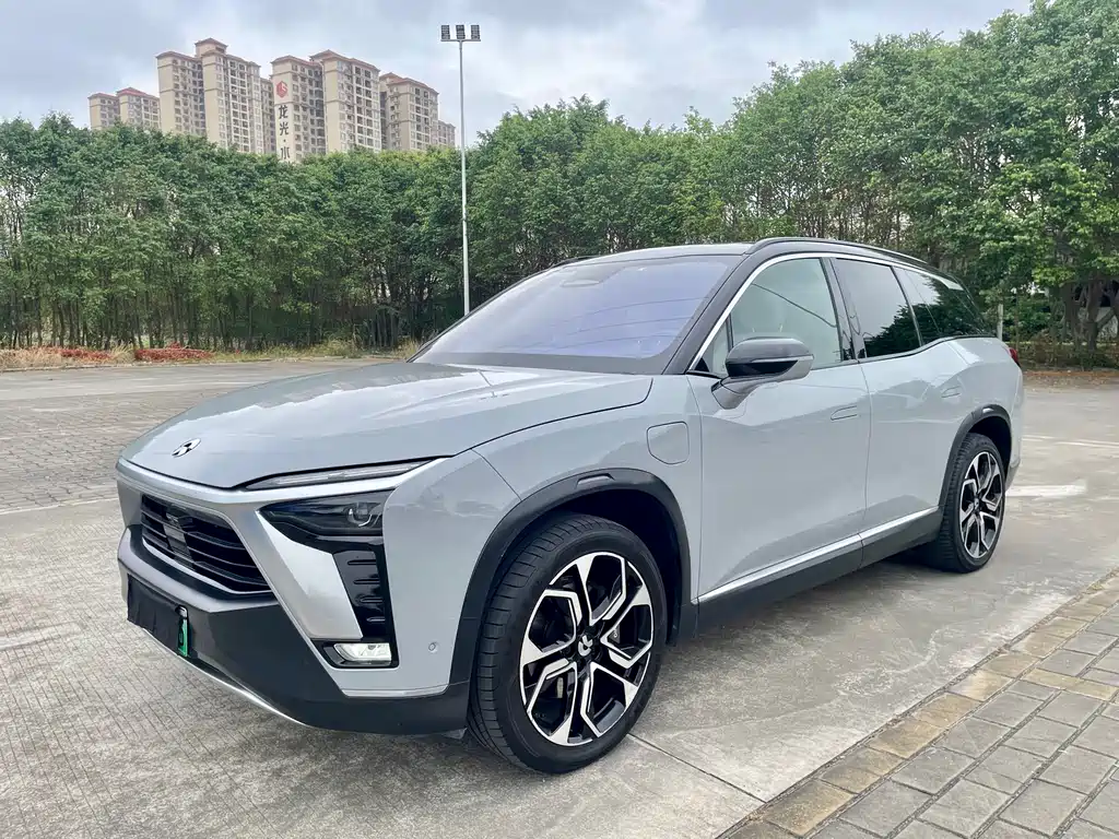 NIO ES8