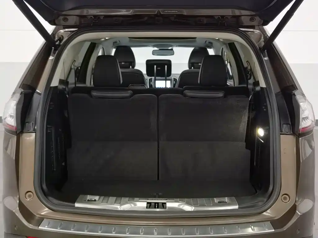 Ford Edge — миниатюра 16
