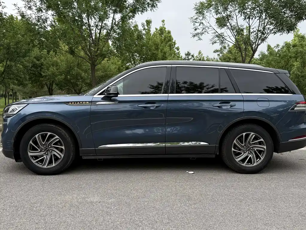 Lincoln Aviator — миниатюра 13
