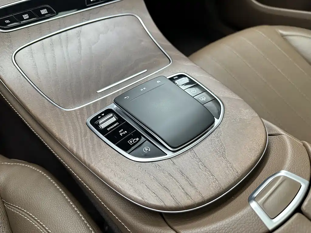 Mercedes-Benz E-Class — миниатюра 20