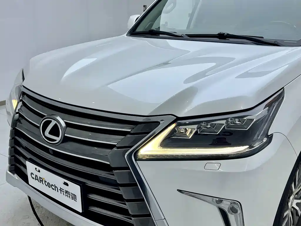 Lexus LX — миниатюра 14